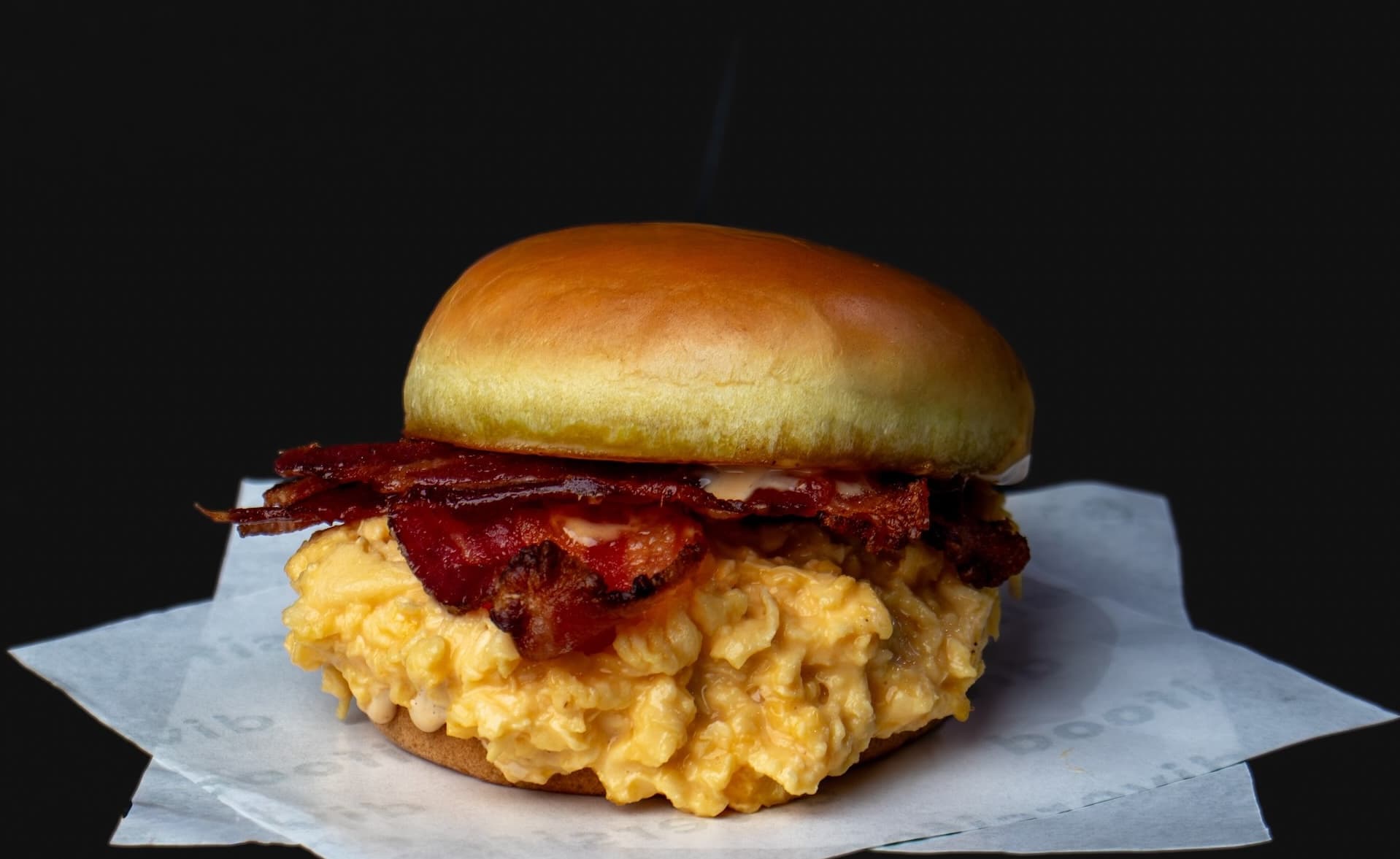 Brioche Bacon, Huevo y Queso